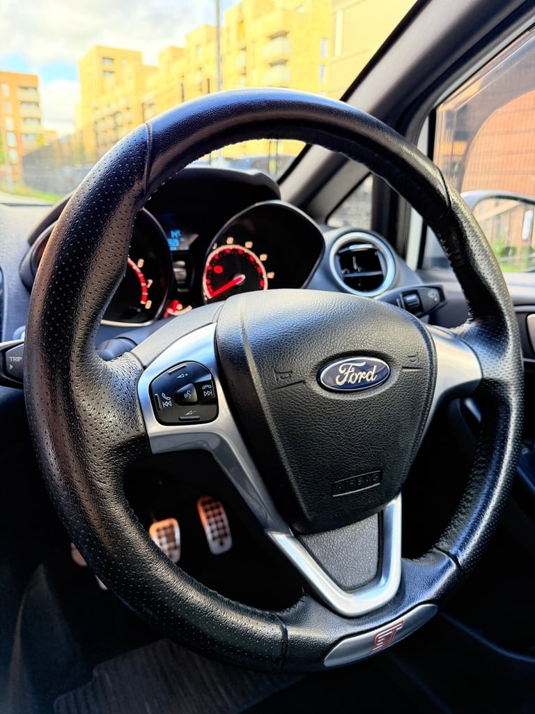 2014 Ford Fiesta 1.6 EcoBoost ST-2 3dr HATCHBACK Petrol Manual