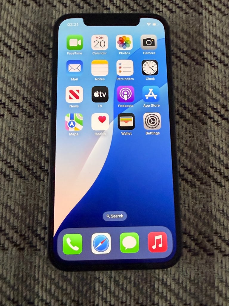image for IPHONE 12 UNLOCKED 64gb used with box 