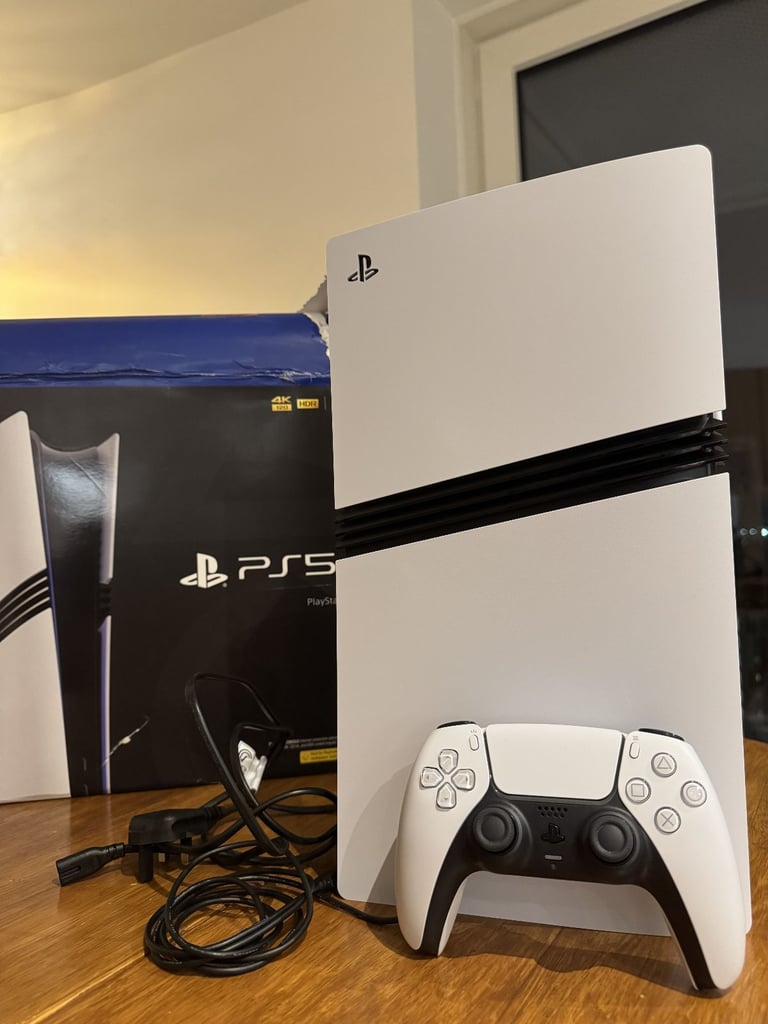 PlayStation 5 Pro -  2 TB - Mint condition 