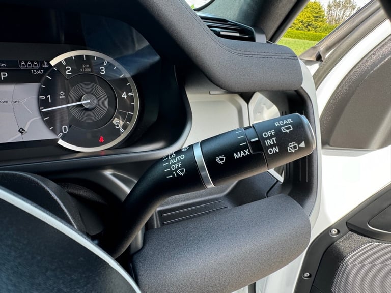 2023 Land Rover Defender 90 3.0 D250 MHEV Hard Top Fuji White - 14,825 Miles 