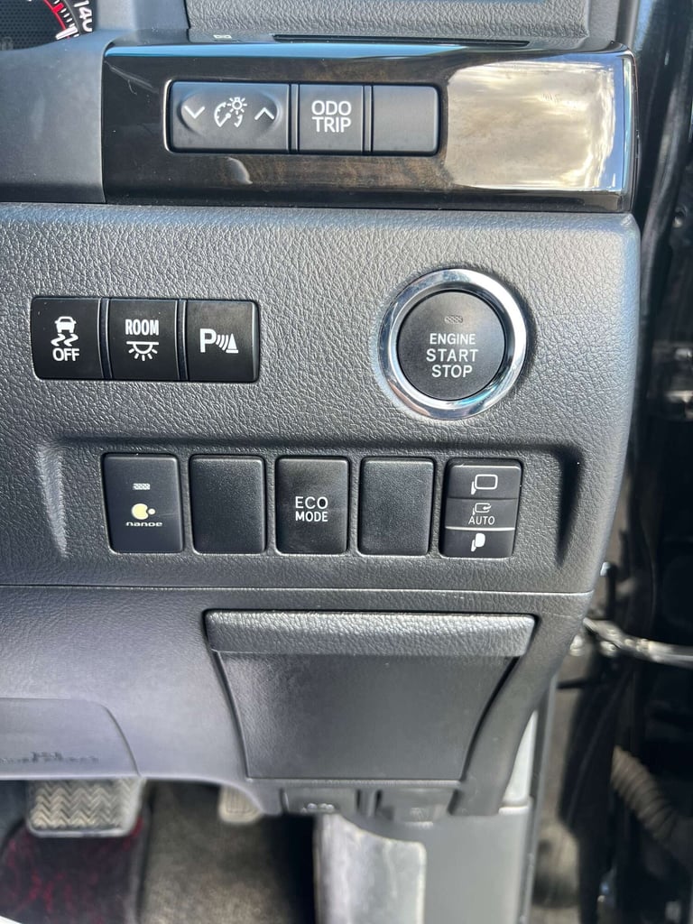 2014 Toyota Vellfire 2.4+GOLDEN EYES+GRADE 4B+FRESH IMPORT+ MPV Petrol Automatic