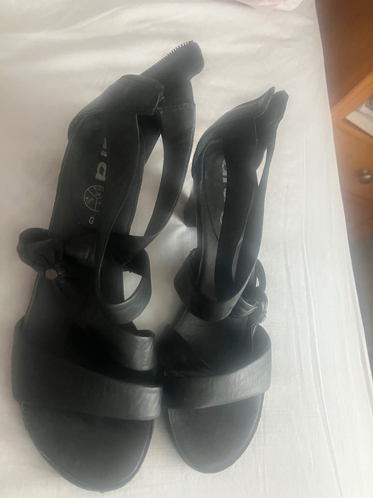 Ara Ladies sandles size 5