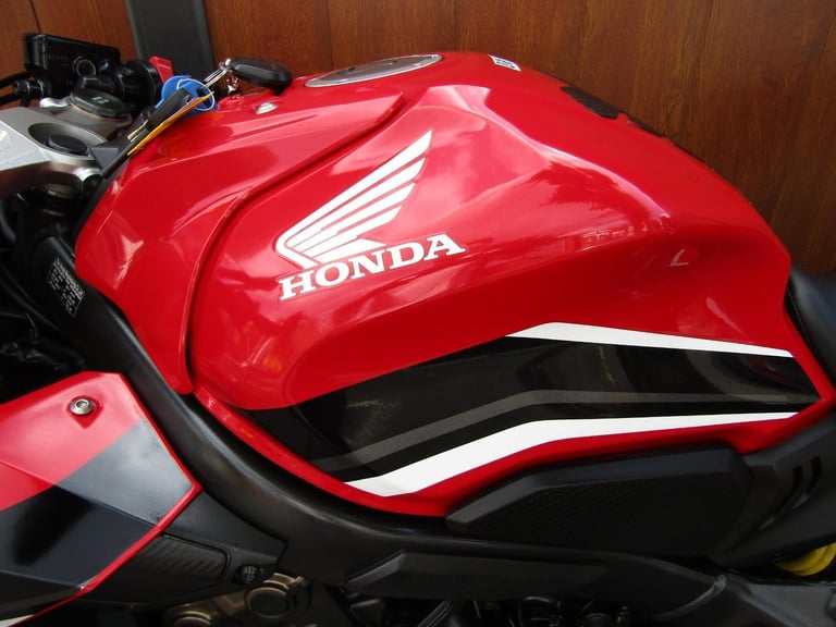 HONDA CBR 650R* ONE OWNER FROM NEW * 7800 MILES * JUST HAD TYRES AND PADS *