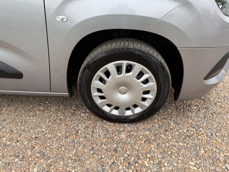 2019 Vauxhall Combo 1.5 Turbo D 2300 Sportive L2 H1 Euro 6 (s/s) 4dr PANEL VAN Diesel Manual