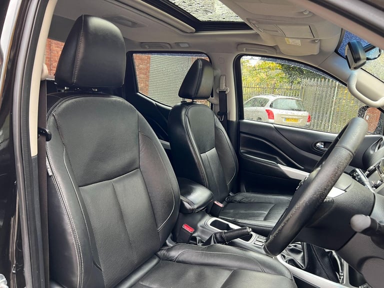 2017 Nissan Navara Double Cab Pick Up Tekna 2.3dCi 190 4WD PICK UP DIESEL Manual