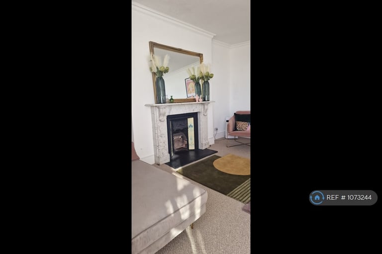 3 bedroom flat in Prospect Terrace, Ramsgate, CT11 (3 bed) (#1073244)