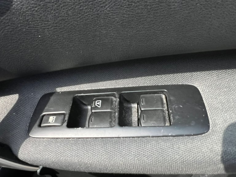 2010 Nissan Qashqai 2.0 Acenta 5dr CVT HATCHBACK Petrol Automatic