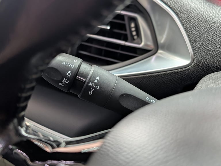 2017 Peugeot 308 SW 1.2 PureTech Allure Estate 5dr Petrol Manual Euro 6 (s/s) (130 ps) ESTATE Pet...