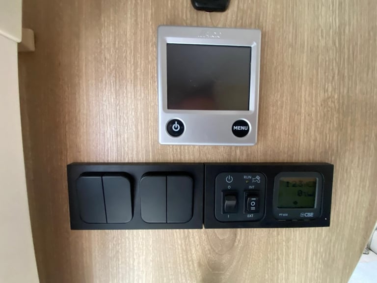 ELDDIS CRUSADER AURORA - 2019 - ISLAND BED - 4 BERTH - MOVER - PRISTINE 