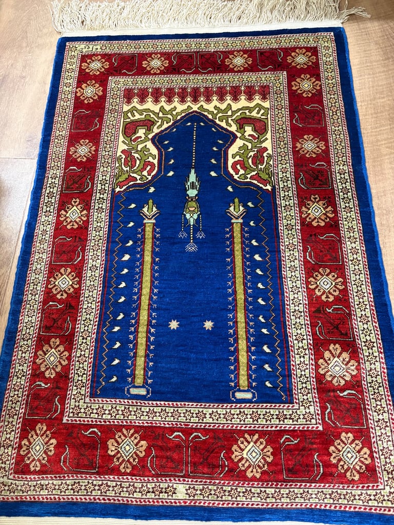 Vintage hand made Turkish hereke pure silk rug.78 cm x 50 cm .