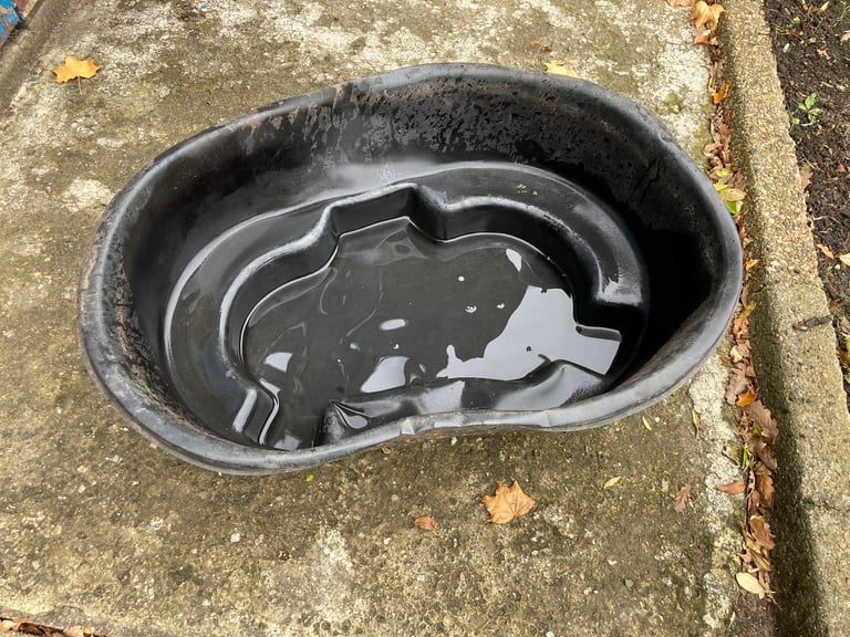 200 Litre Prefabricated Watertight Garden Fish Pond, 100 x 67 x 30(H) cm