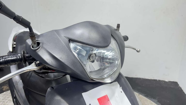 Honda Vision 2012 42K 50CC RUNNING PROJECT BIKE SCOOTER SPARES OR REPAIR