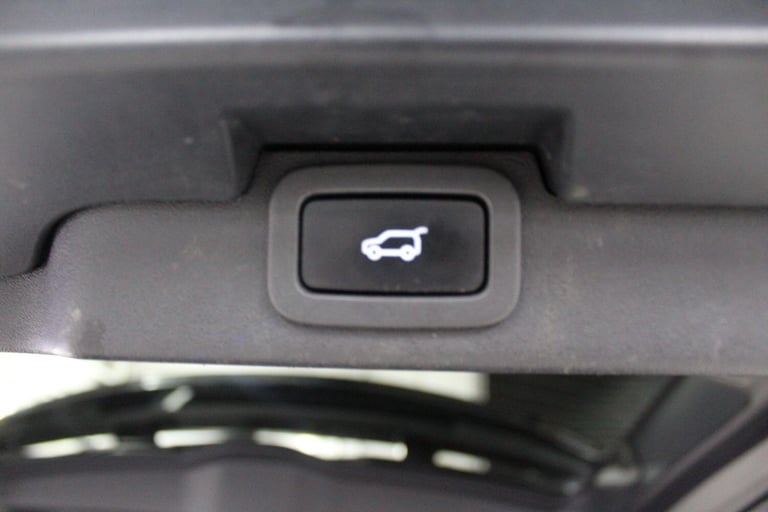 2019 Land Rover Discovery 3.0 SD V6 HSE Luxury Auto 4WD Euro 6 (s/s) 5dr ESTATE Diesel Automatic