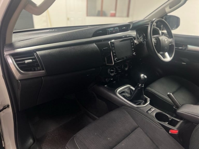 2022 Toyota Hilux 2.4 D-4D Icon Pickup Double Cab 4dr Diesel Manual 4WD Euro 6 (s/s) (150 ps) PIC...