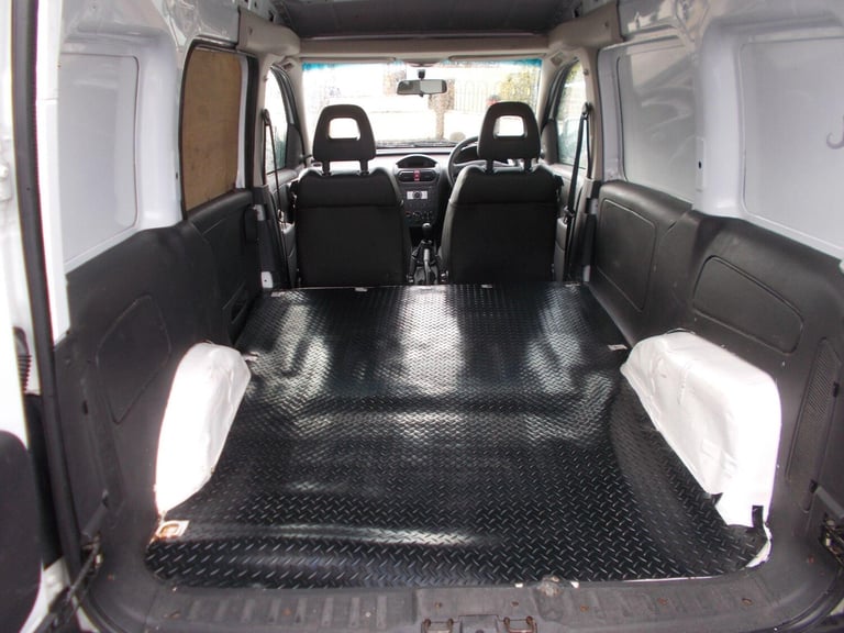 2010 Vauxhall Combo 1.3 CDTi 1700 16v 3dr CAR DERIVED VAN Diesel Manual