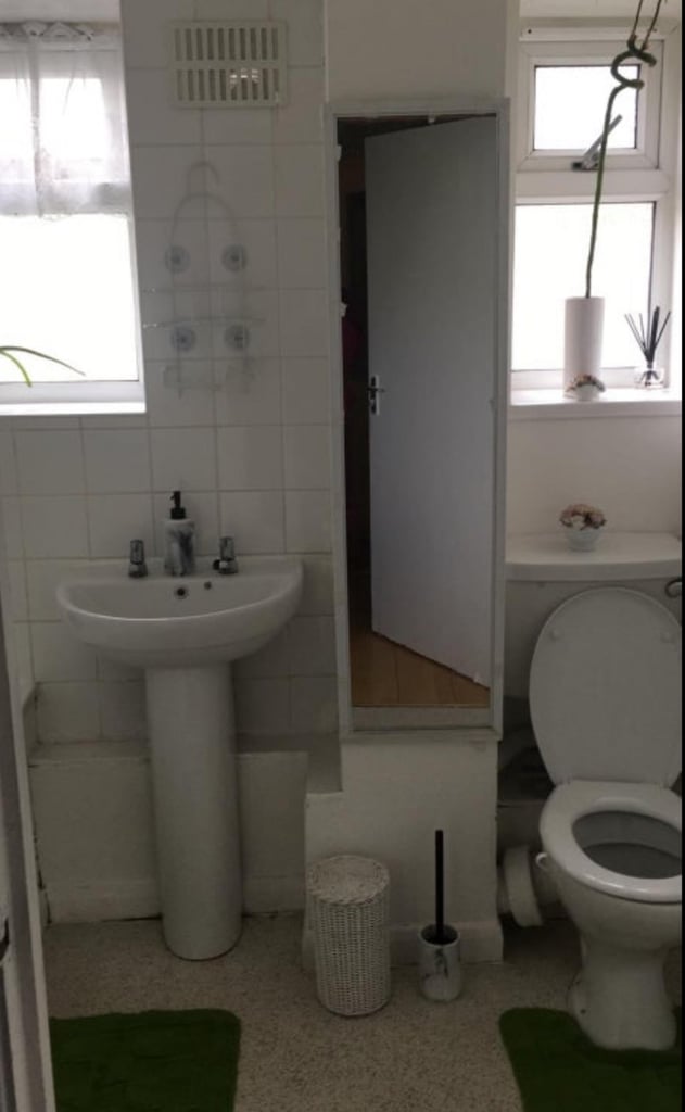 Double Room To Rent