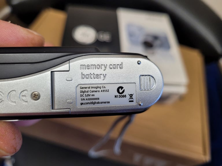 GE A955Z Digital Camera 