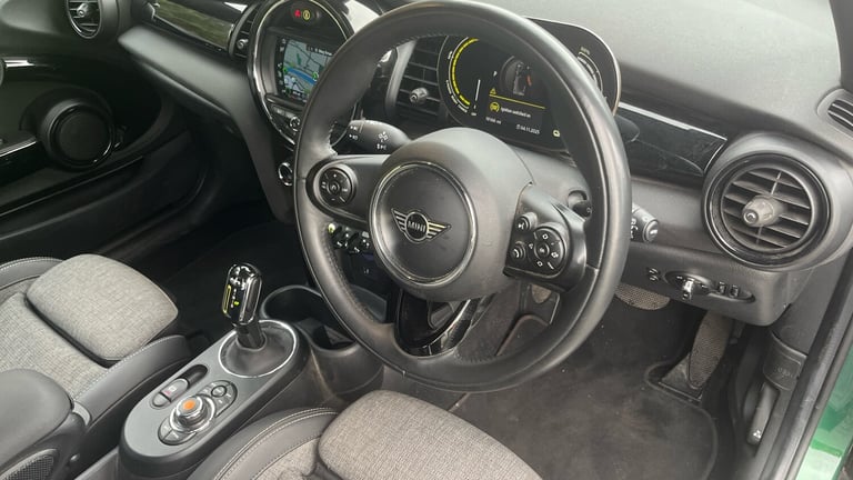 2020 MINI Hatch 135kW Cooper S Level 2 33kWh 3dr Auto Electric Hatchback Hatchback Electric Autom...