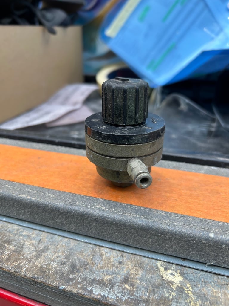 Gas regulator 