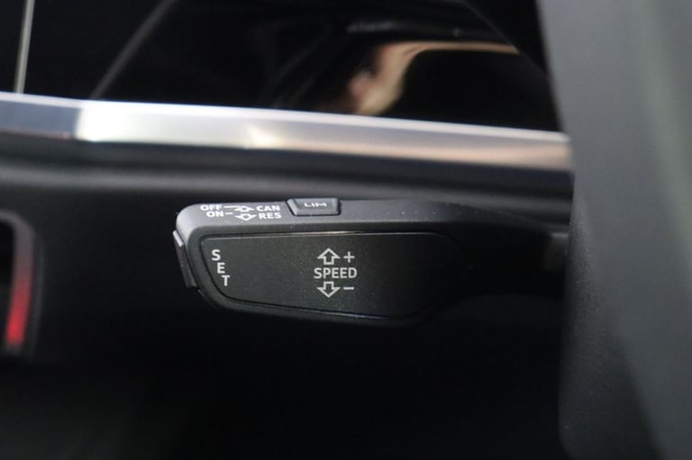 2020 Audi Q3 1.5 TFSI CoD 35 Edition 1 5dr (APPLE CAR PLAY) Petrol Manual