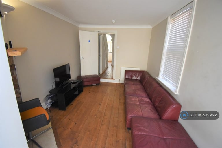 7 bedroom house in Addington Road, Reading, RG1 (7 bed) (#2263492)