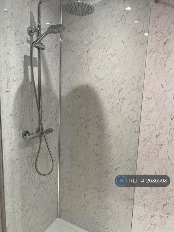 2 bedroom flat in Imogen Court, Salford, M5 (2 bed) (#2636598)