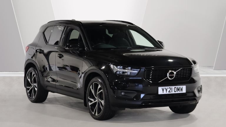 image for  Volvo XC40 T3 R-Design Pro Manual (Park Assist, Heated Seats, Sat Nav) Petrol Manual
