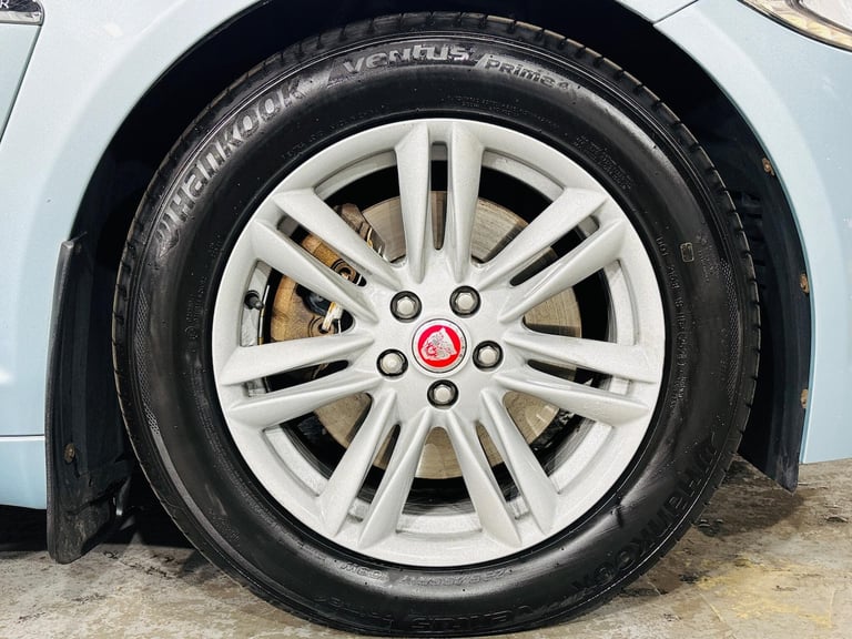 2013 Jaguar XF 3.0d V6 Luxury 4dr Auto [Start Stop] SALOON DIESEL Automatic