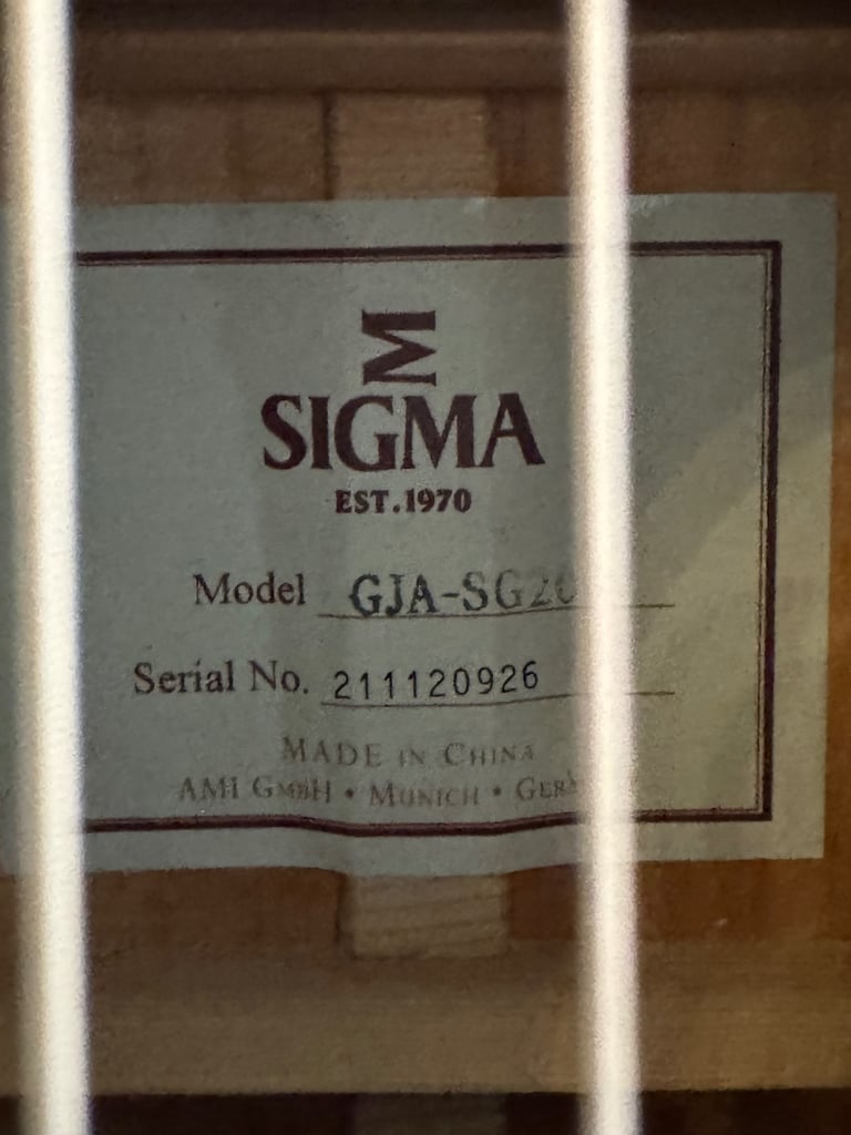 Sigma GJA-SG200+ Grand Jumbo Electro/Acoustic Guitar Sunburst