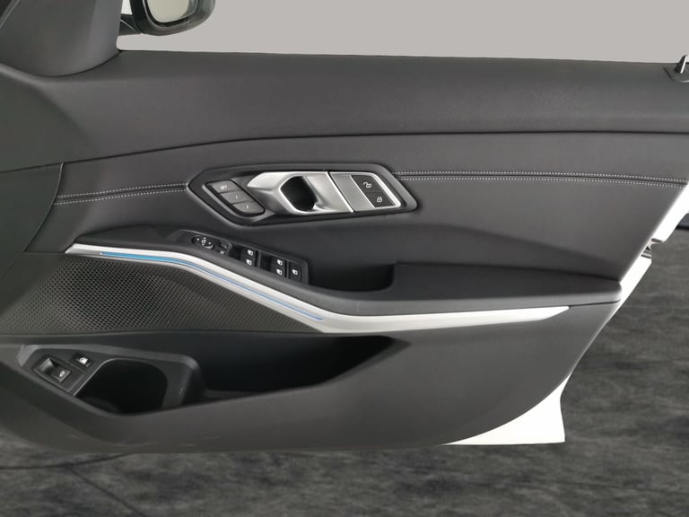 2021 BMW 3 Series 2.0 330e 12kWh M Sport Saloon 4dr Petrol Plug-in Hybrid Auto Euro 6 (s/s) ( Sal...
