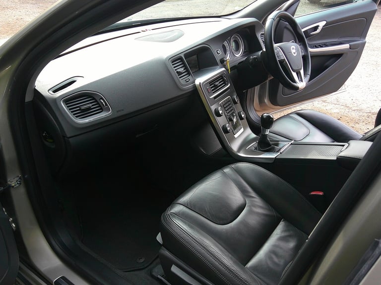 2012 Volvo V60 1.6 D2 SE Lux Estate 5dr Diesel Manual Euro 5 (s/s) (115 ps)