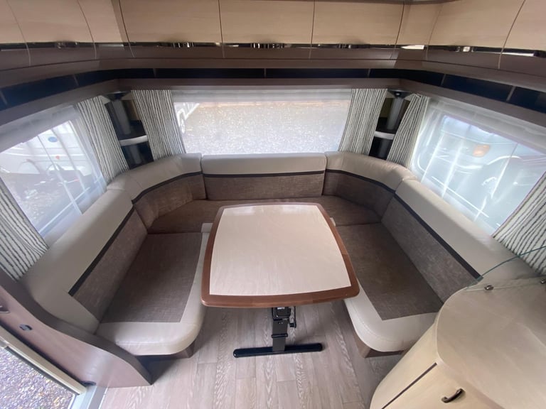 HOBBY PRESTIGE 560 WLU - 2016 - FIXED SINGLE BEDS - 4 BERTH - MOVER & BIKE RAKE