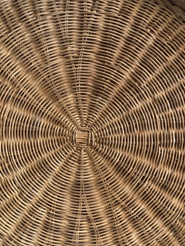 Vintage rustic wicker tray/ wall feature - reasonable offers accepted