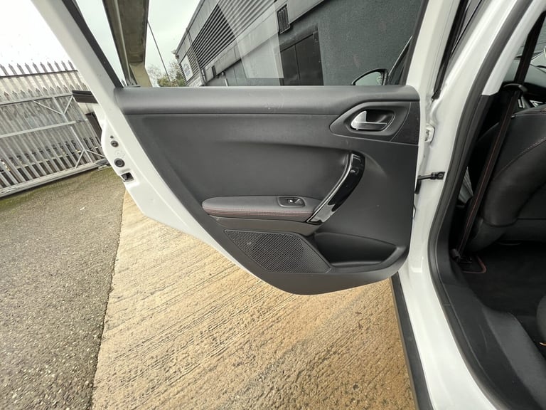 PEUGEOT 2008 1.6 BlueHDi GT Line 2017