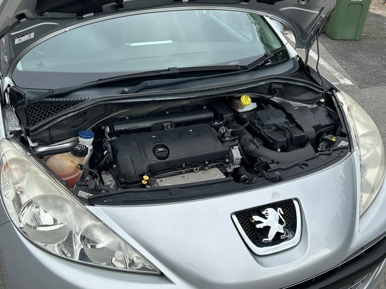 2011 Peugeot 207 1.4 VTi Sportium Euro 5 5dr HATCHBACK Petrol Manual