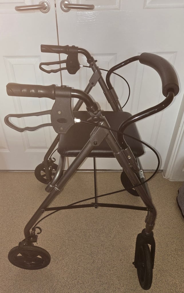 Performance health mobility walker 4 wheeled foldable 