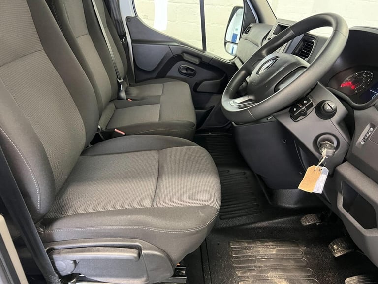 2022 Renault Master LH35dCi 135 Business High Roof Van PANEL VAN DIESEL Manual