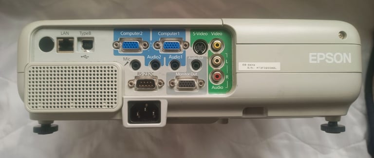 Epson LCD Projector model H353B with original remote control and power cable FAULTY