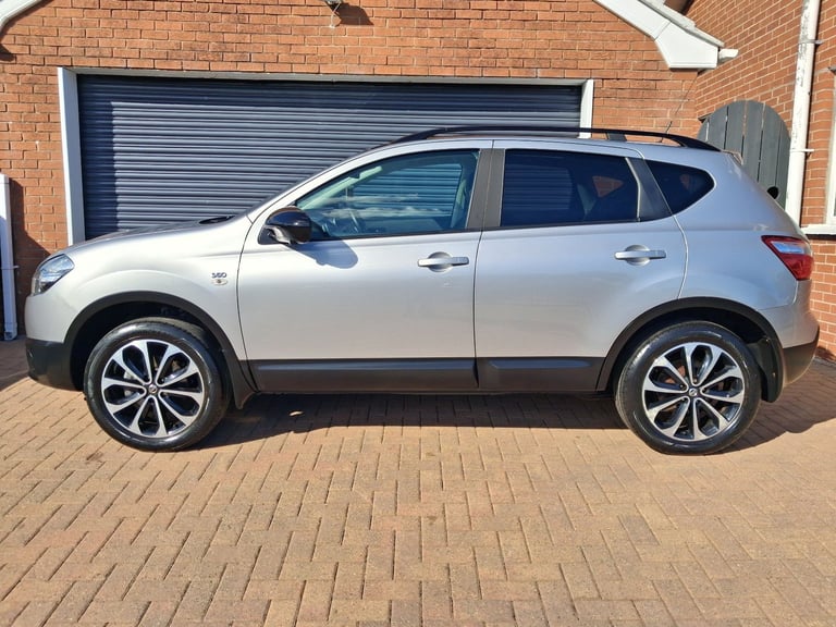 **SPACIOUS FAMILY CAR**NISSAN QASHQAI 1.6 360 VISION**5DR HATCH**SUV**