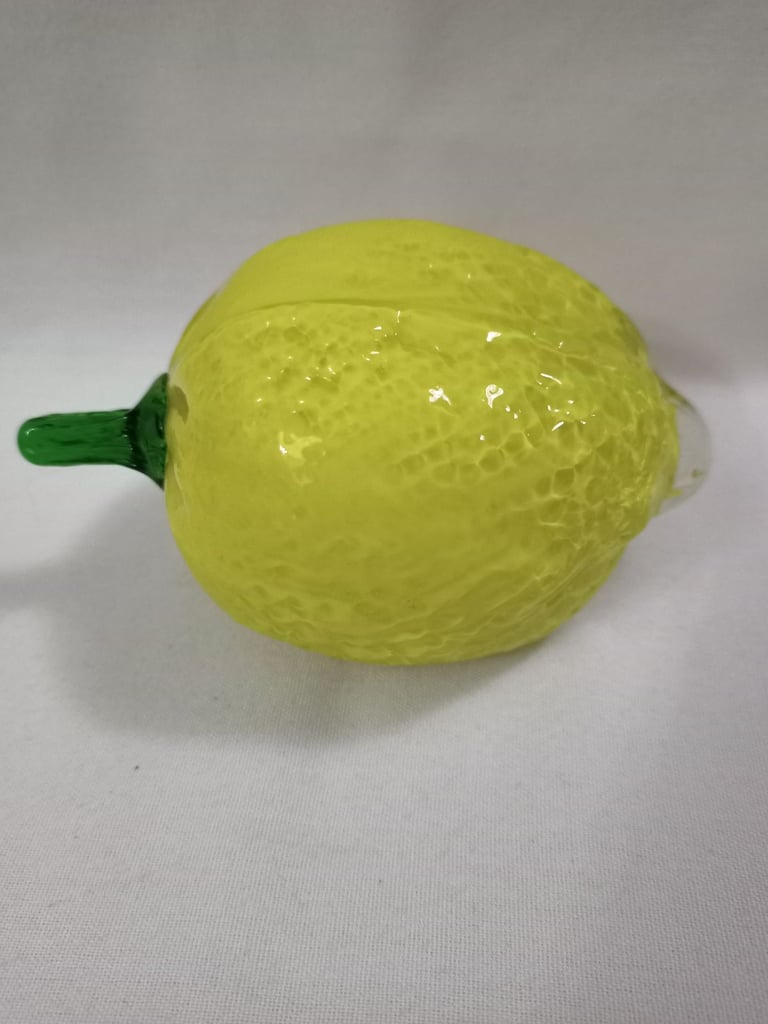 STUDIO ART GLASS LEMON ORNAMENT/PAPERWEIGHT 