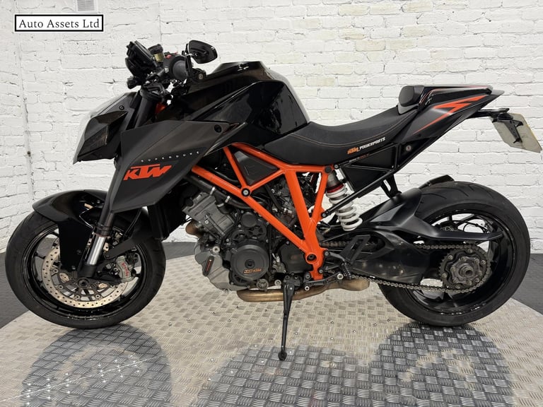 2016 KTM 1290 Super Duke R 1290 Naked Petrol Manual (172 ps) Naked Petrol Manual