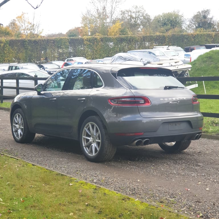 PORSCHE MACAN S (2015) 3.0 TD V6 S SUV 5dr Diesel PDK 4WD Euro 6 260P/S STUNNING