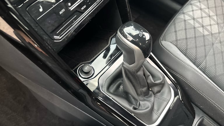 2022 Volkswagen T-Roc 1.5 TSI R-Line 5dr DSG Petrol Hatchback Hatchback Petrol Automatic