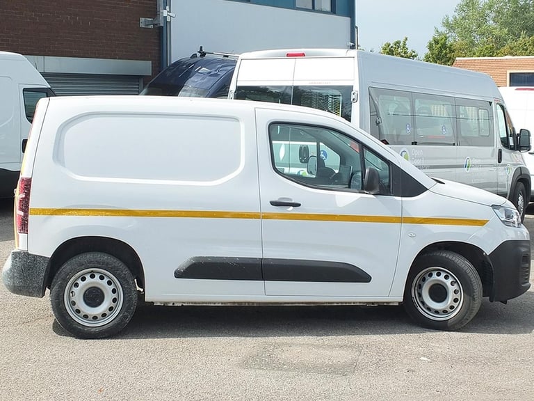 2023 "73" Citroën Berlingo 1000 M Enterprise Edition BlueHDi 100PS S&S Euro 6 