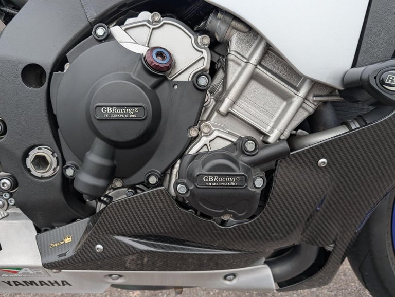 2016 YAMAHA YZF-R1M