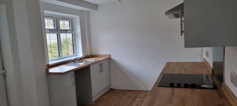 Fully Renovated 3-Bedroom Semi in Chadderton – Available Immediately