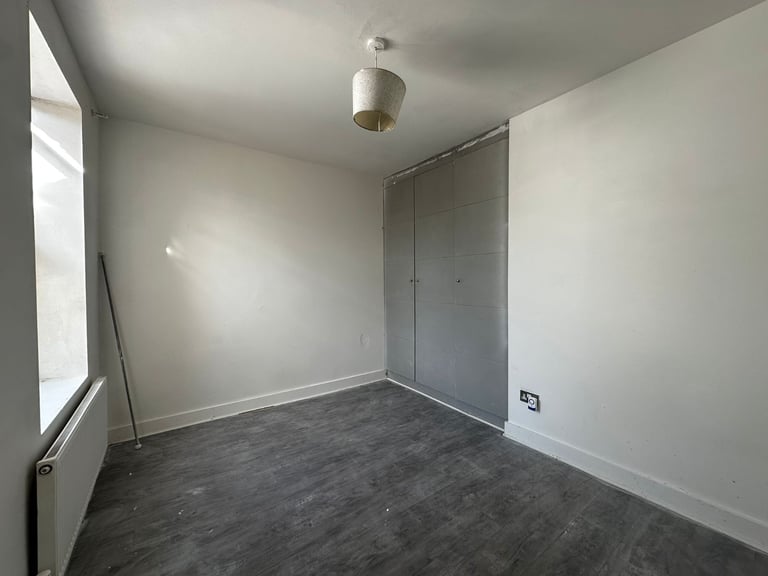 ✨ Spacious 1-Bedroom Flat in a Prime Sutton Location ✨