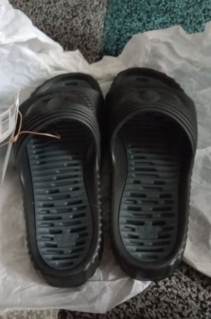 image for Men's Adidas Adilette 25 size 10.