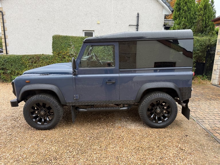 Land Rover 90 DEFENDER Hardtop 2198 (cc)