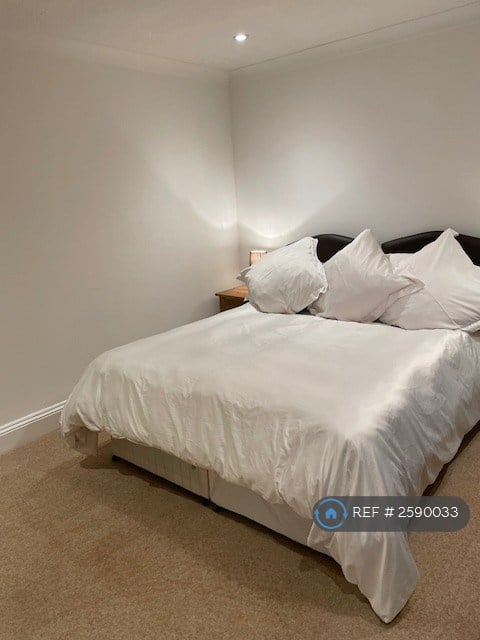 1 bedroom in Ecton Lane, Sywell, Northampton, NN6 (#2590033)